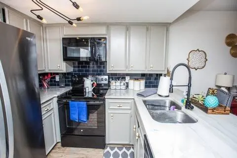 Photo 7 — 8601 Memphis Drive C60, Lubbock, TX 79423