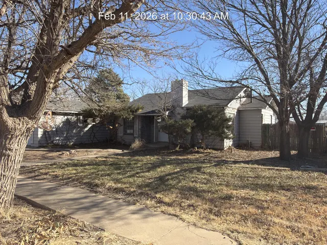 Front exterior — 1120 Ave G, Ralls, TX 79357