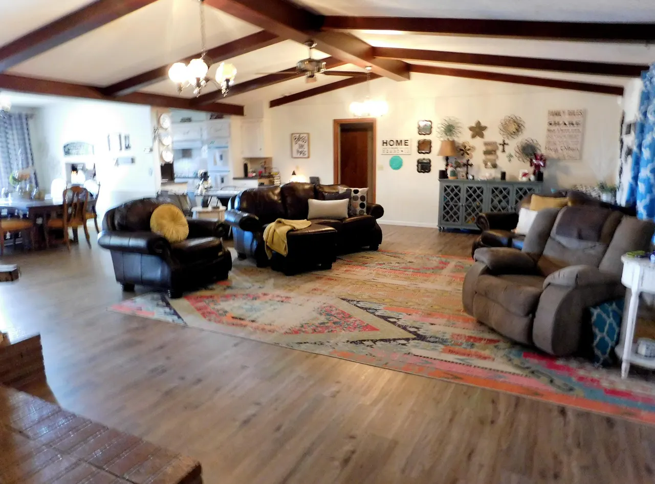 Photo 3 — 308 W Avenue J, Muleshoe, TX 79347