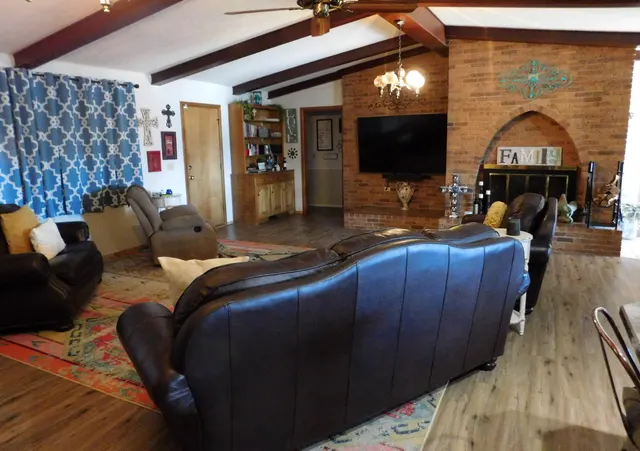 Photo 4 — 308 W Avenue J, Muleshoe, TX 79347