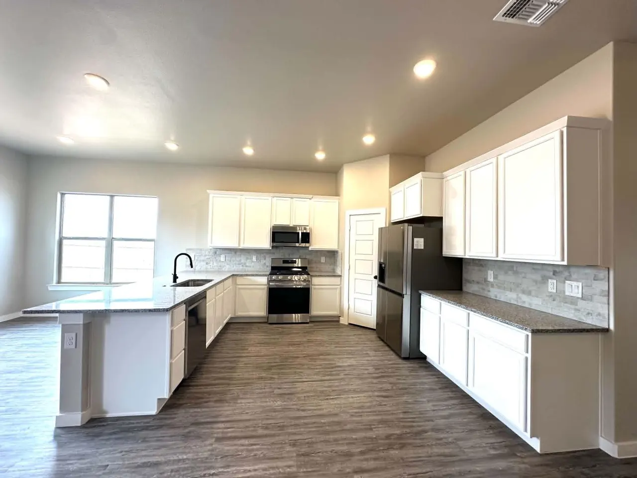 Photo 7 — 6802 56th Street, Lubbock, TX 79407