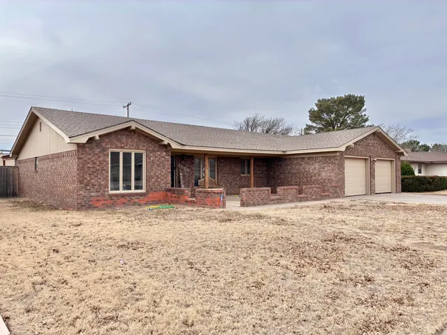 Photo 2 — 115 S Terry Drive, Slaton, TX 79364