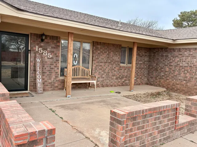 Photo 4 — 115 S Terry Drive, Slaton, TX 79364