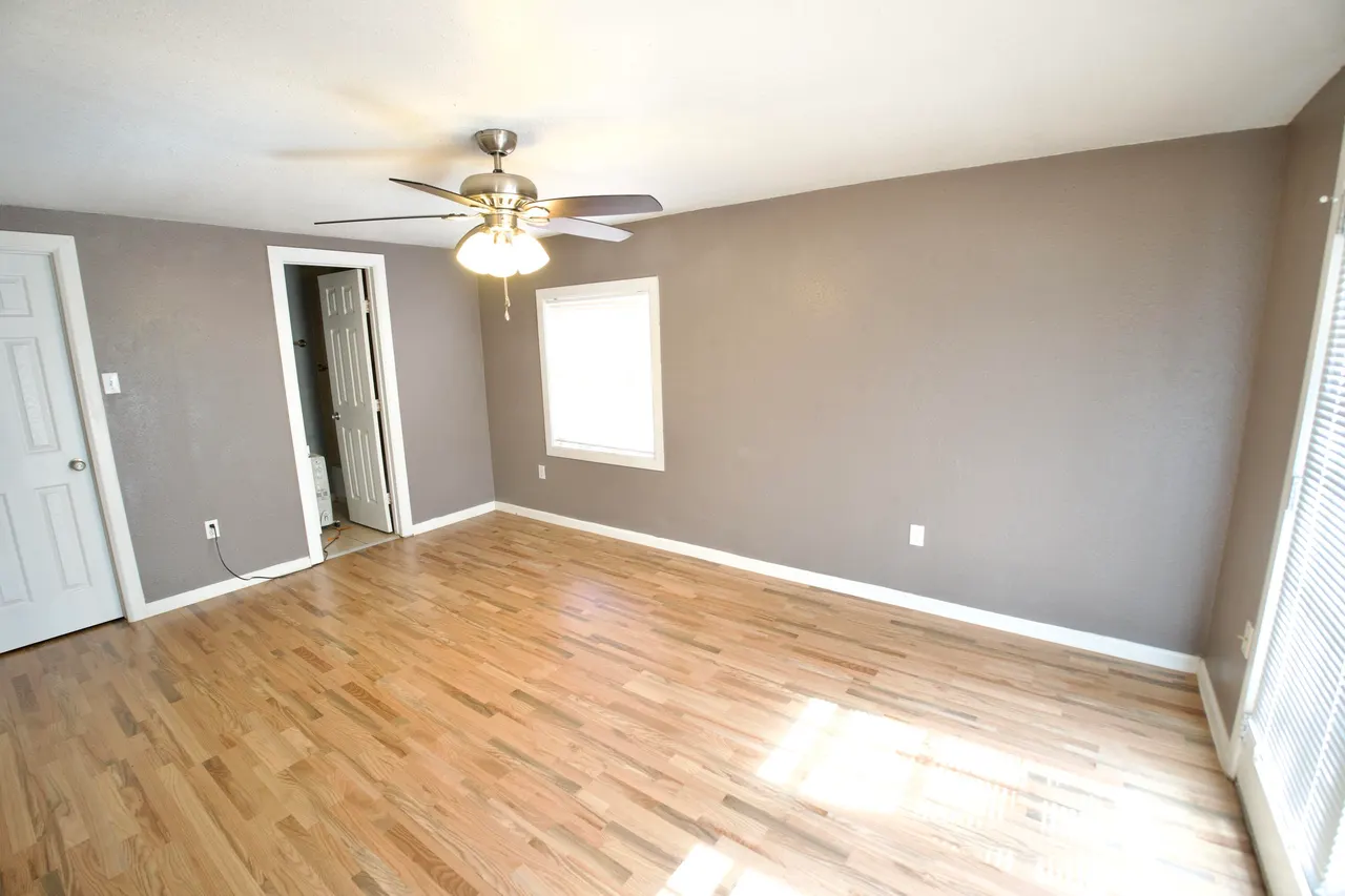Photo 4 — 3605 27th Street, Lubbock, TX 79410