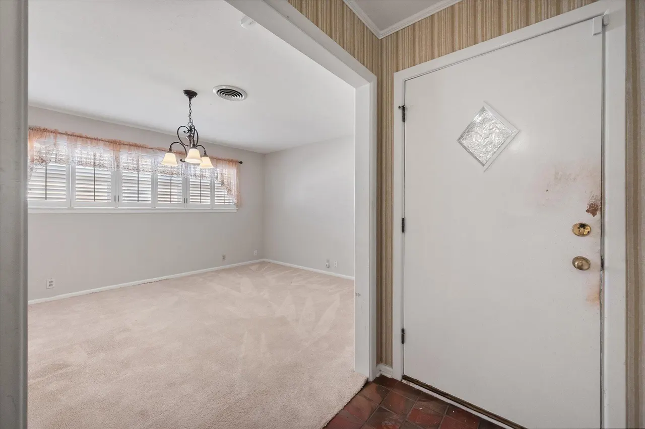 Photo 4 — 6612 Avenue U, Lubbock, TX 79412