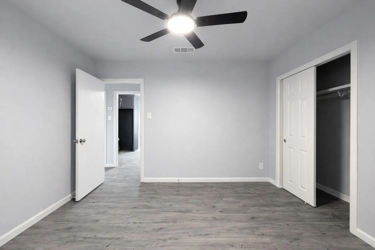 Photo 10 — 4619 Elgin Avenue, Lubbock, TX 79413