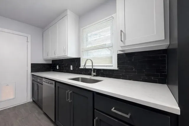Photo 5 — 4619 Elgin Avenue, Lubbock, TX 79413