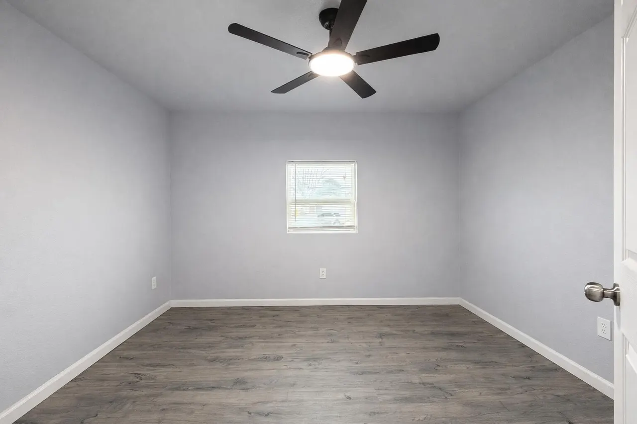 Photo 6 — 4619 Elgin Avenue, Lubbock, TX 79413