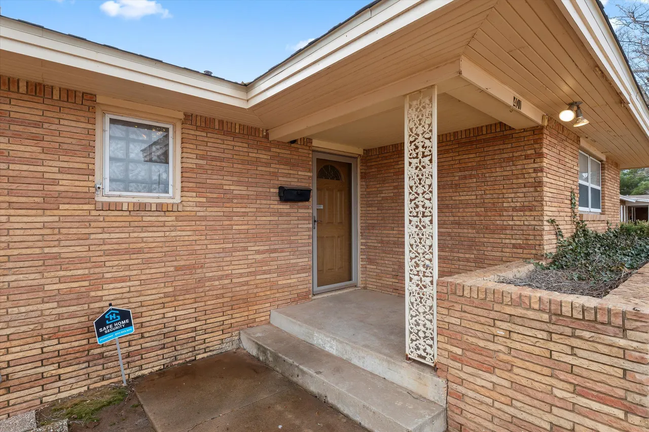 Photo 3 — 401 N 21st Place, Lamesa, TX 79331