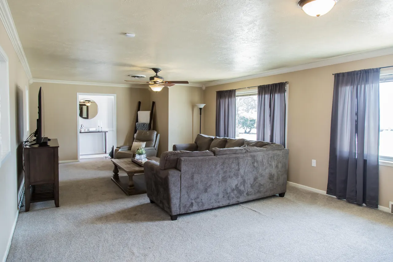 Photo 11 — 1106 Amarillo Street, Plainview, TX 79072