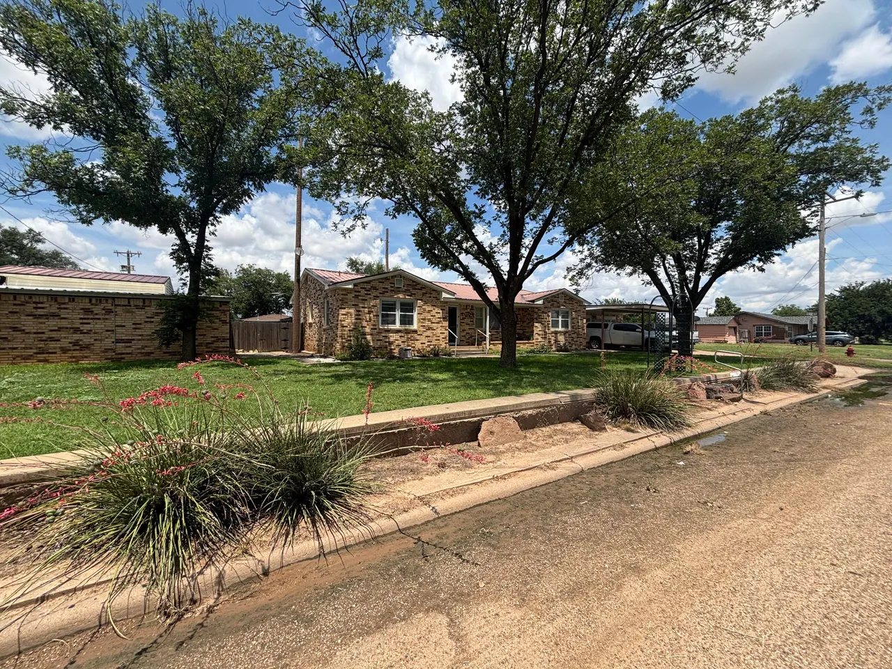 Photo 2 — 2004 Avenue H, Petersburg, TX 79250