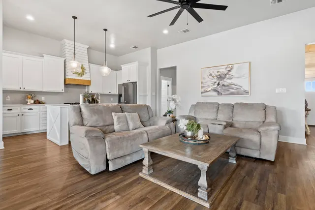 Photo 5 — 1122 16th Street, Shallowater, TX 79363