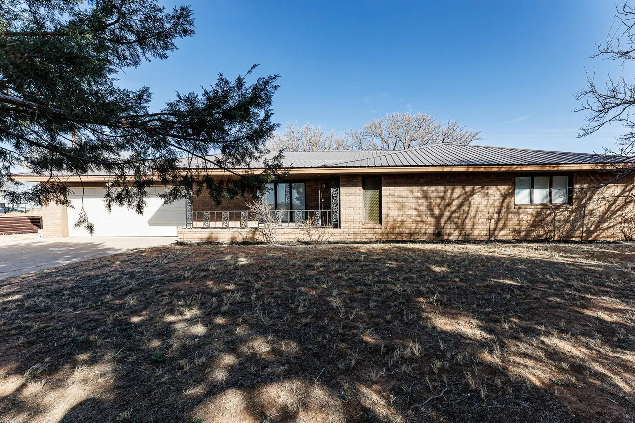 Front exterior — 716 Bulldog Drive, Amherst, TX 79312