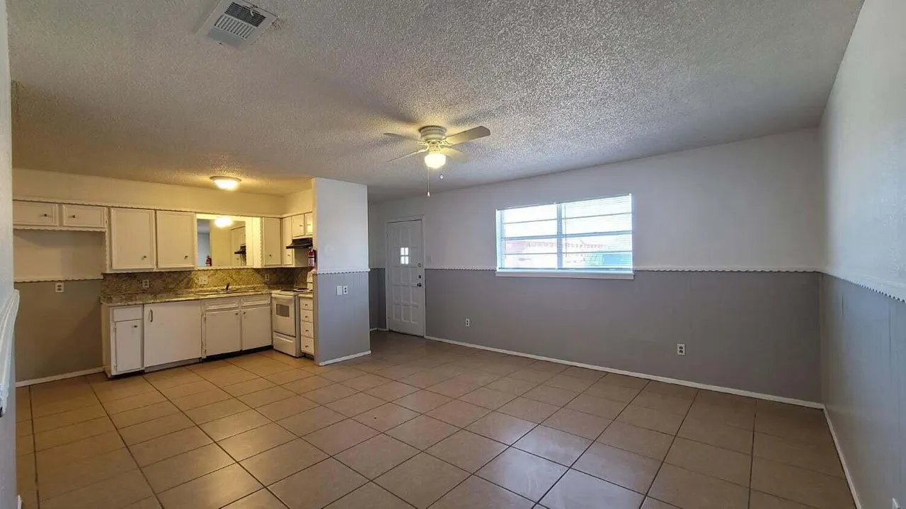 Photo 4 — 1611 38th Street, Lubbock, TX 79412