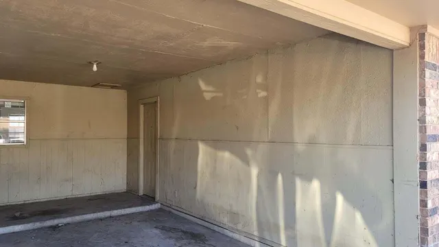 Photo 2 — 1611 38th Street, Lubbock, TX 79412