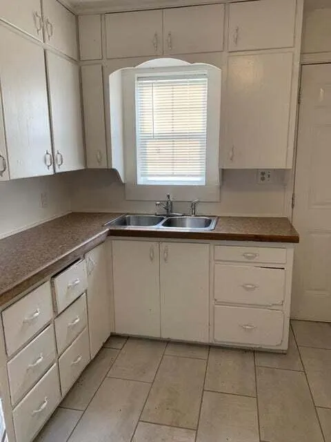 Photo 4 — 2101 38th Street, Lubbock, TX 79412