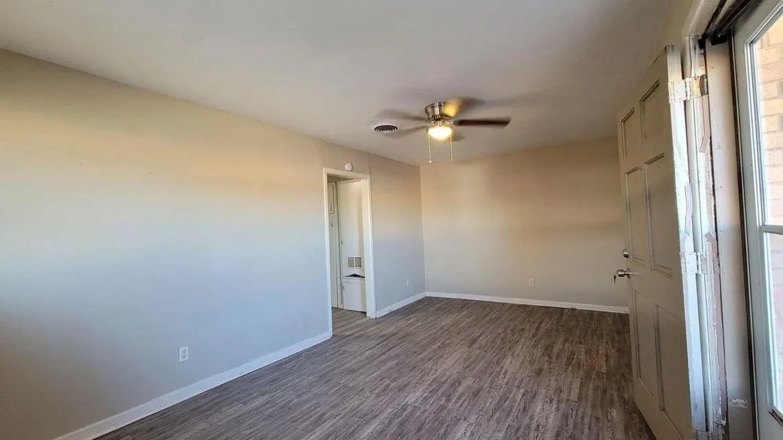 Photo 4 — 4429 31st Street, Lubbock, TX 79410