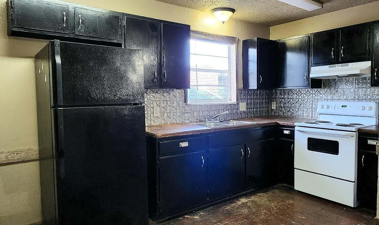 Photo 5 — 2207 15th Street, Lubbock, TX 79401