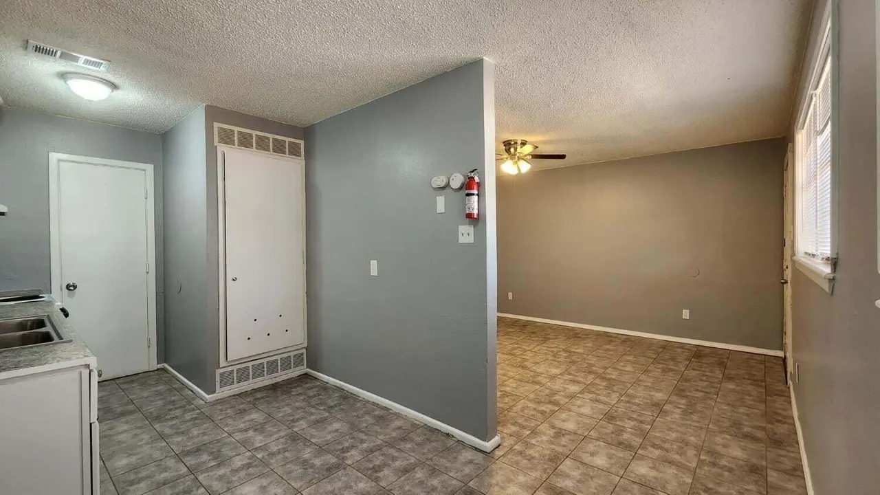 Photo 13 — 2207 15th Street, Lubbock, TX 79401