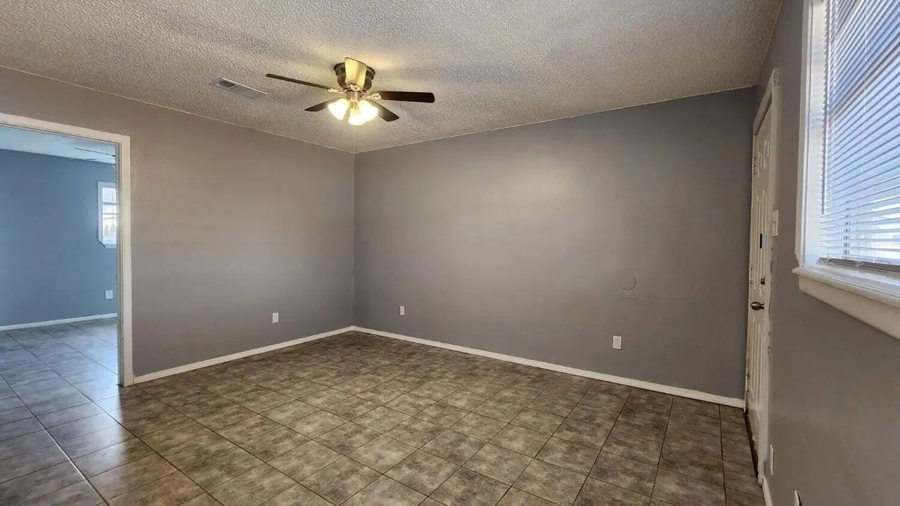 Photo 11 — 2207 15th Street, Lubbock, TX 79401