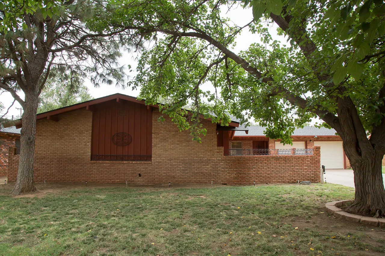 Photo 3 — 1311 Holiday Drive, Plainview, TX 79072