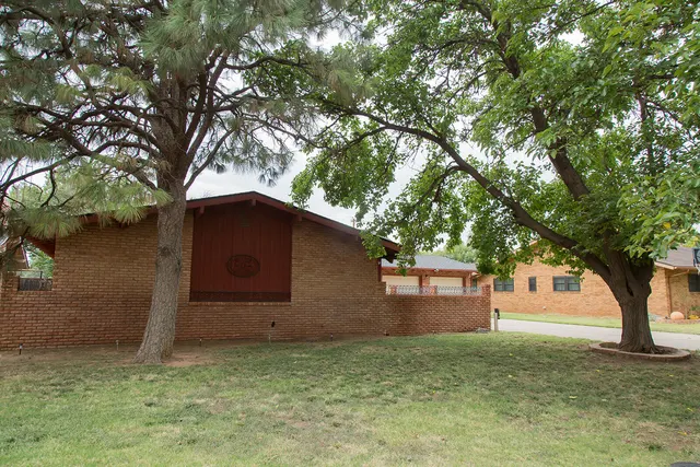 Photo 4 — 1311 Holiday Drive, Plainview, TX 79072