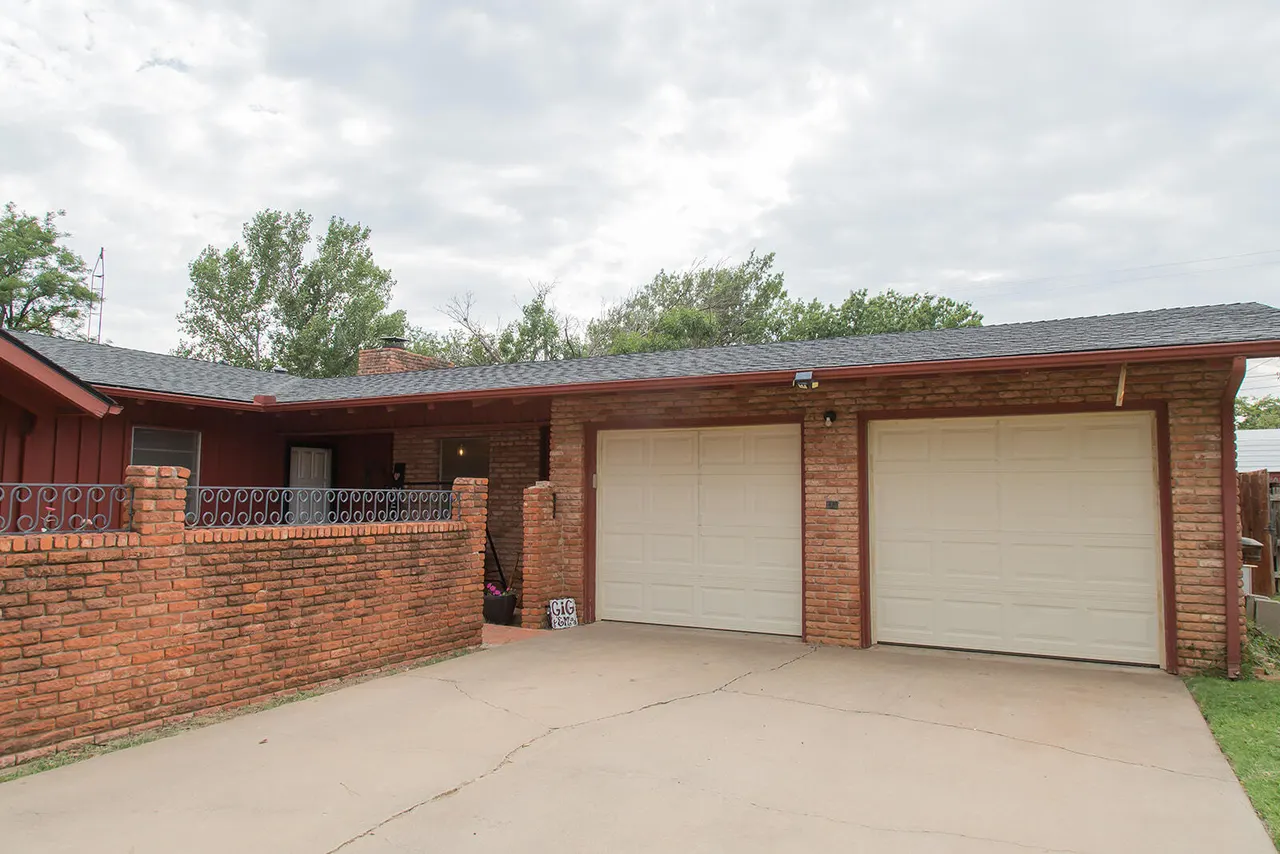Photo 5 — 1311 Holiday Drive, Plainview, TX 79072
