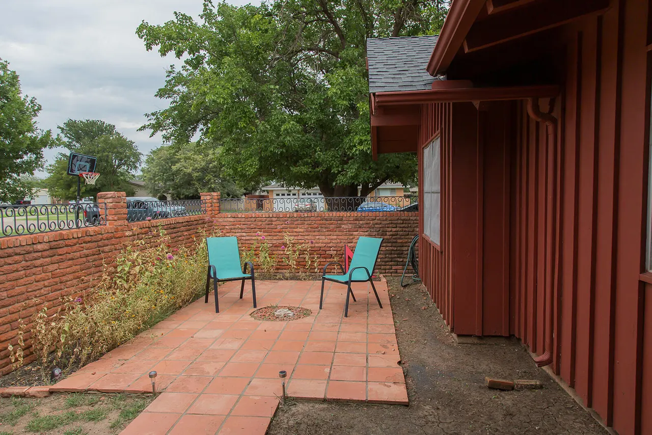 Photo 9 — 1311 Holiday Drive, Plainview, TX 79072
