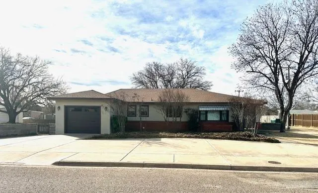 Photo 2 — 508 W 6th Street, Idalou, TX 79329