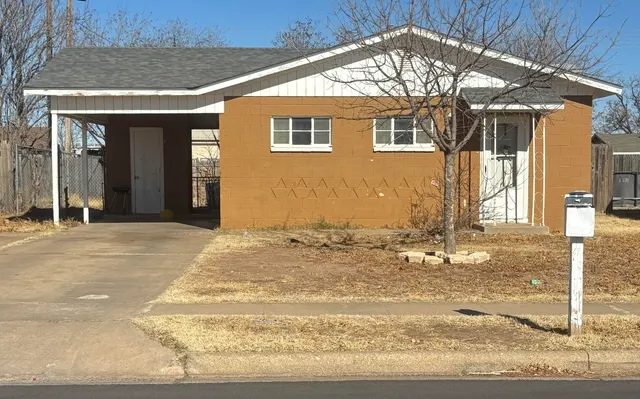 Front exterior — 2105 E 29th Street, Lubbock, TX 79404