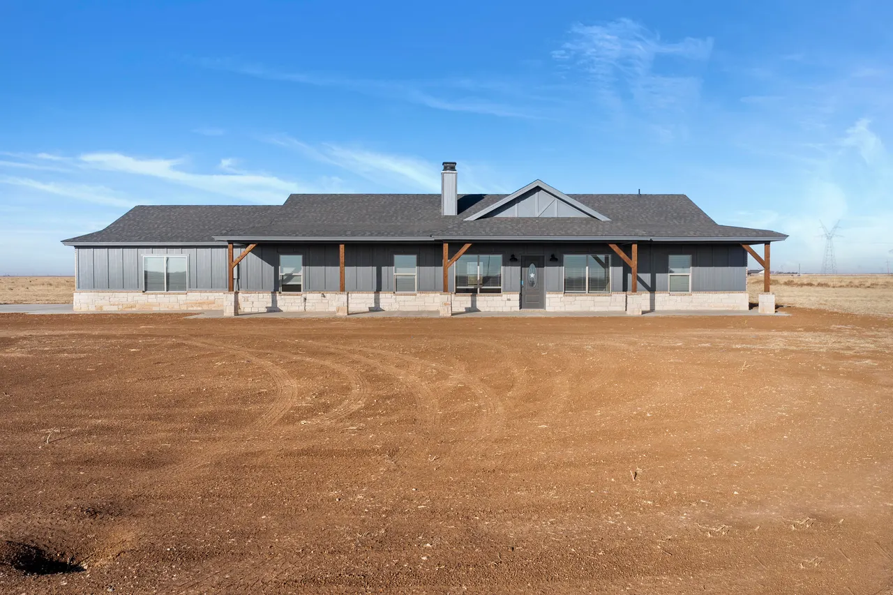 Front exterior — 12413 N C R 2900, Idalou, TX 79329