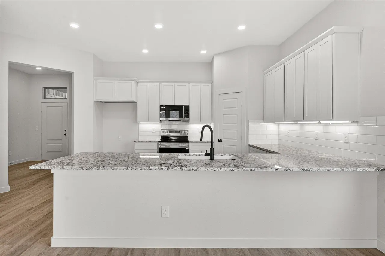 Photo 6 — 805 E 30th Street, Wolfforth, TX 79382