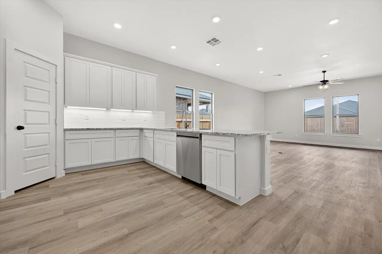 Photo 3 — 805 E 30th Street, Wolfforth, TX 79382