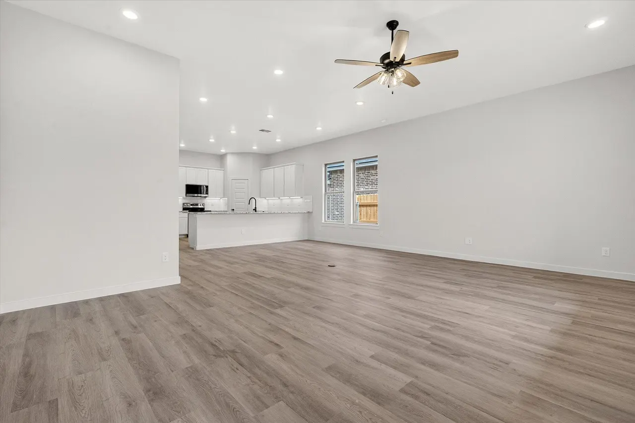 Photo 11 — 805 E 30th Street, Wolfforth, TX 79382
