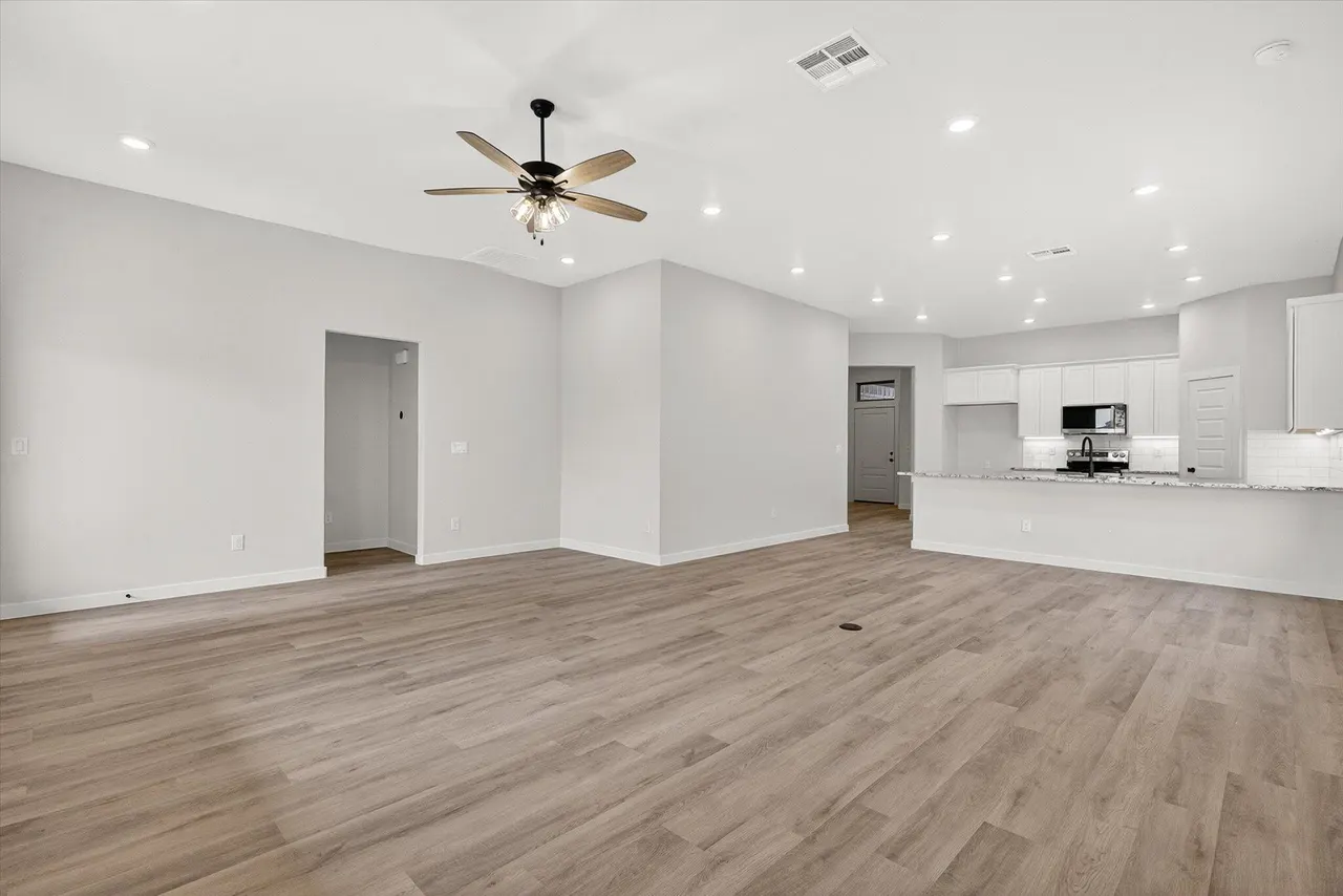 Photo 10 — 805 E 30th Street, Wolfforth, TX 79382