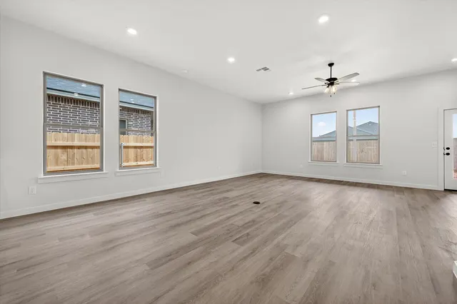 Photo 8 — 805 E 30th Street, Wolfforth, TX 79382