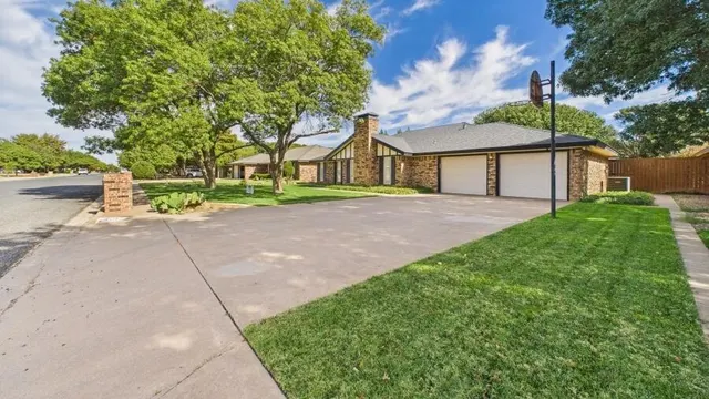 Photo 2 — 2115 Rice Drive, Levelland, TX 79336