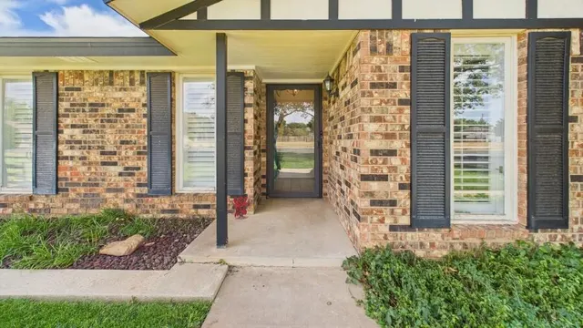Photo 3 — 2115 Rice Drive, Levelland, TX 79336