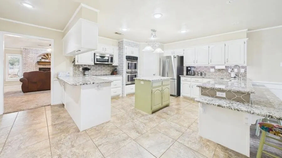 Photo 11 — 2115 Rice Drive, Levelland, TX 79336