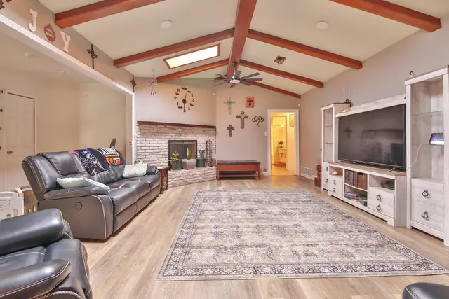 Photo 6 — 6903 Gary Avenue, Lubbock, TX 79413