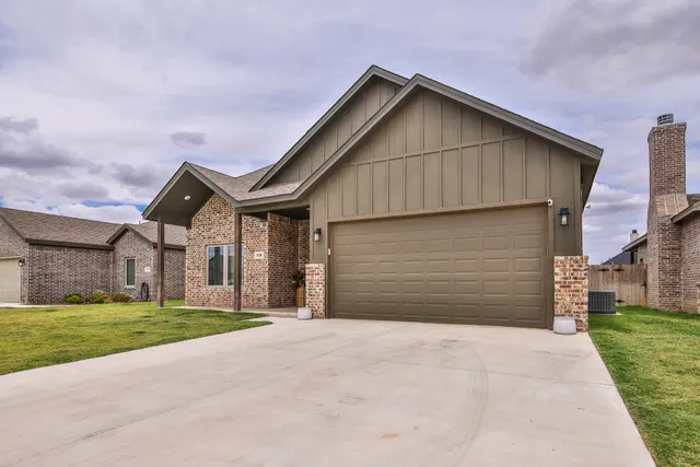 Photo 2 — 5910 Grinnell Street, Lubbock, TX 79416