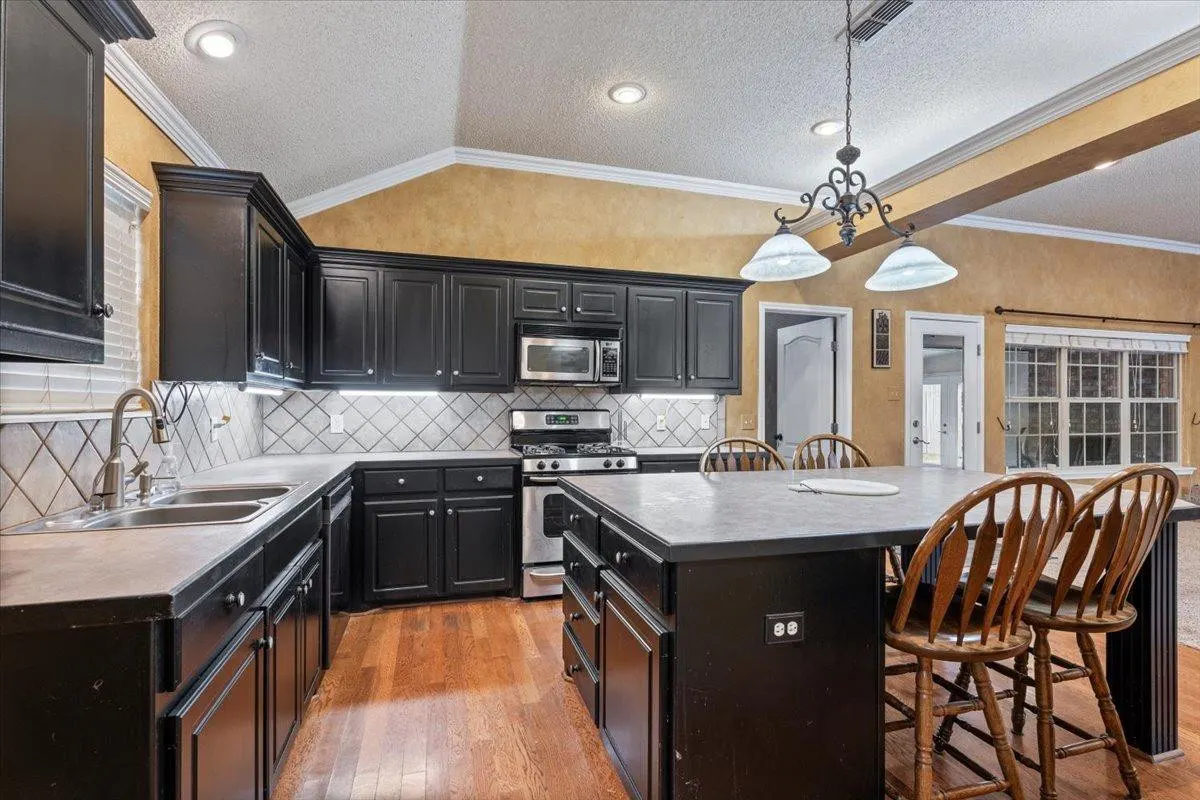 Photo 10 — 1313 Yorkshire Avenue, Wolfforth, TX 79382