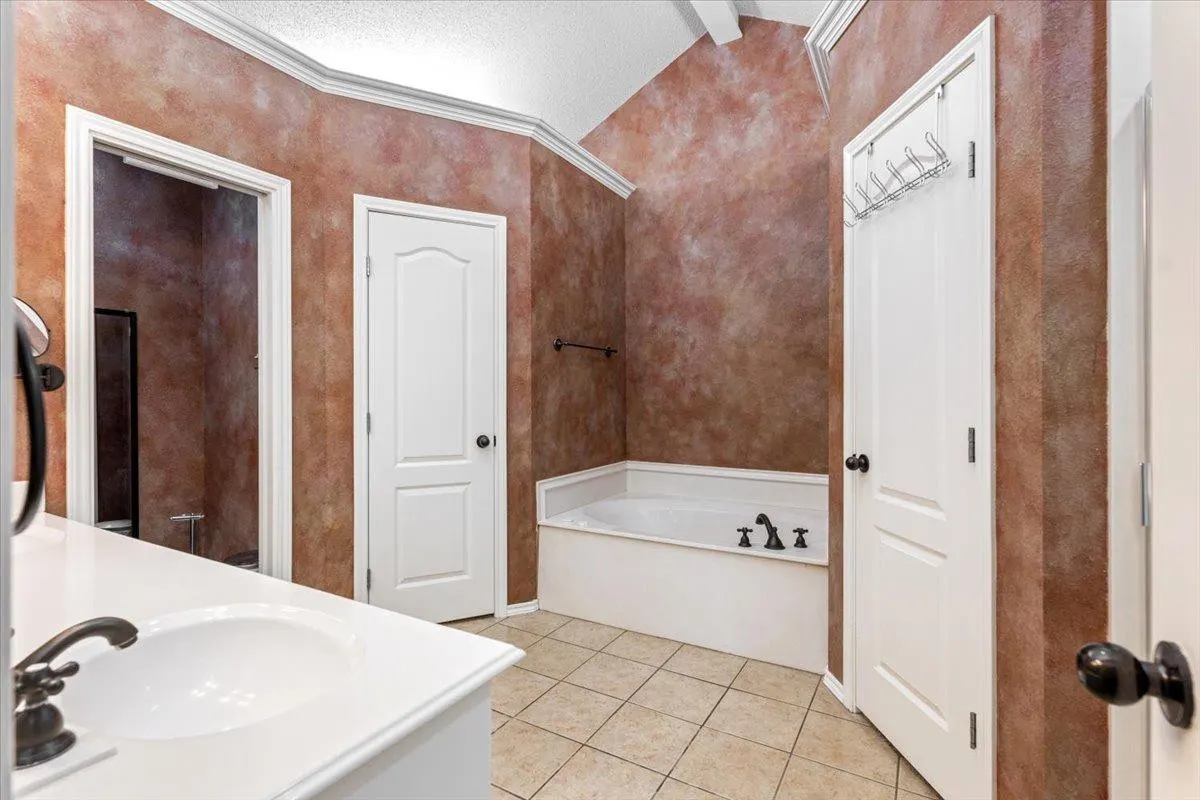 Photo 14 — 1313 Yorkshire Avenue, Wolfforth, TX 79382