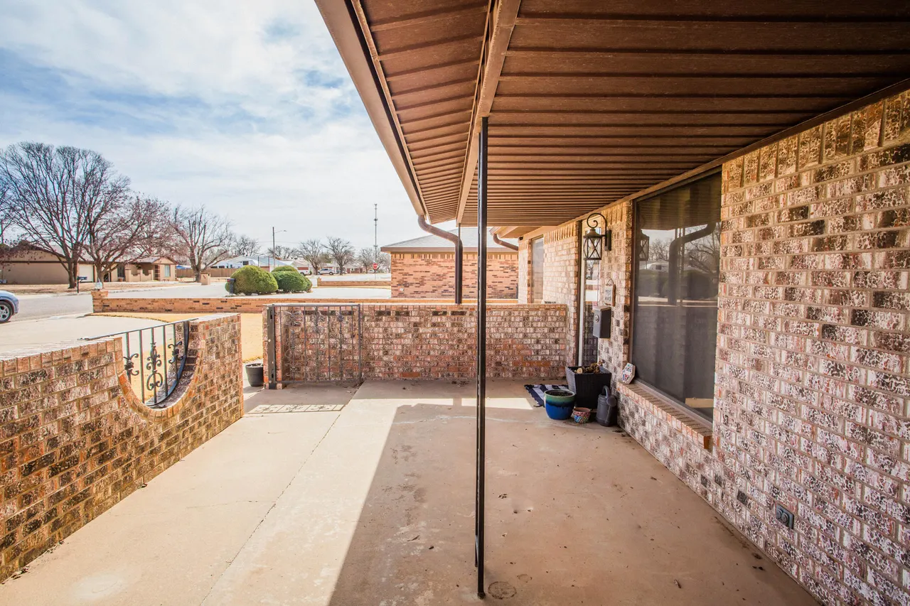 Photo 4 — 705 S 22nd Street, Slaton, TX 79364