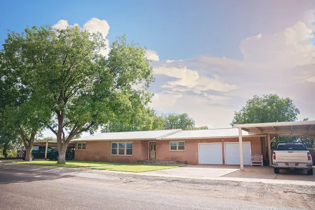 Front exterior — 1201 N Avenue F, Denver City, TX 79323