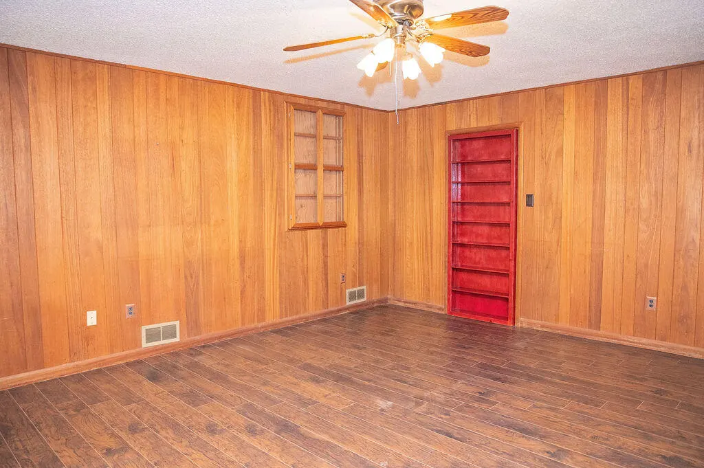 Photo 9 — 1201 N Avenue F, Denver City, TX 79323