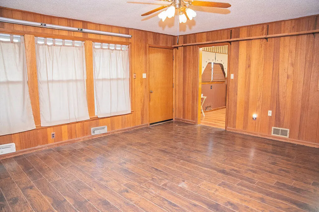 Photo 11 — 1201 N Avenue F, Denver City, TX 79323