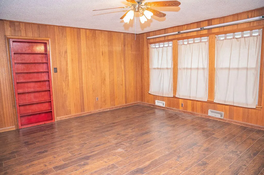 Photo 10 — 1201 N Avenue F, Denver City, TX 79323