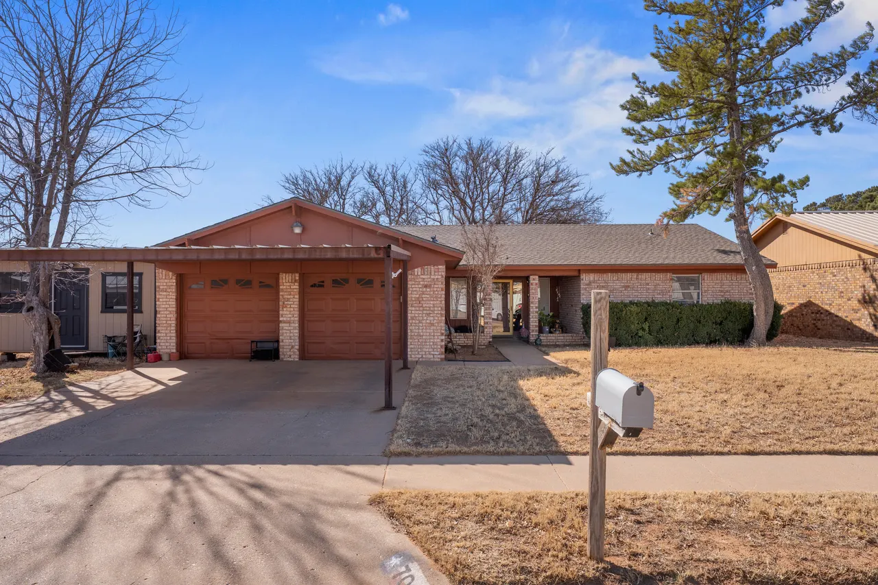 Front exterior — 704 Cherry Street, Levelland, TX 79336
