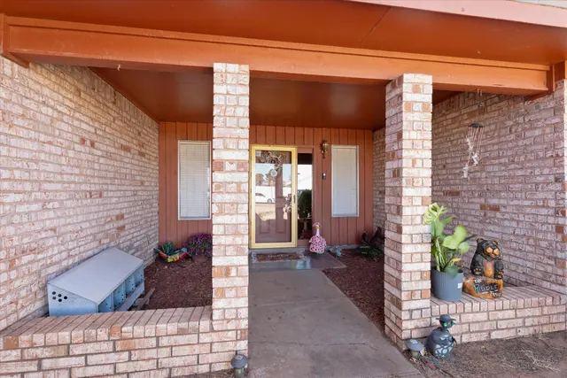 Photo 3 — 704 Cherry Street, Levelland, TX 79336